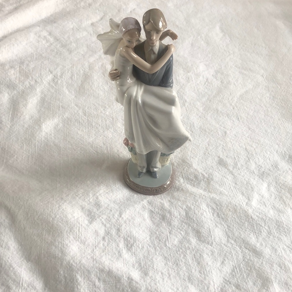 Lladro wedding figurine